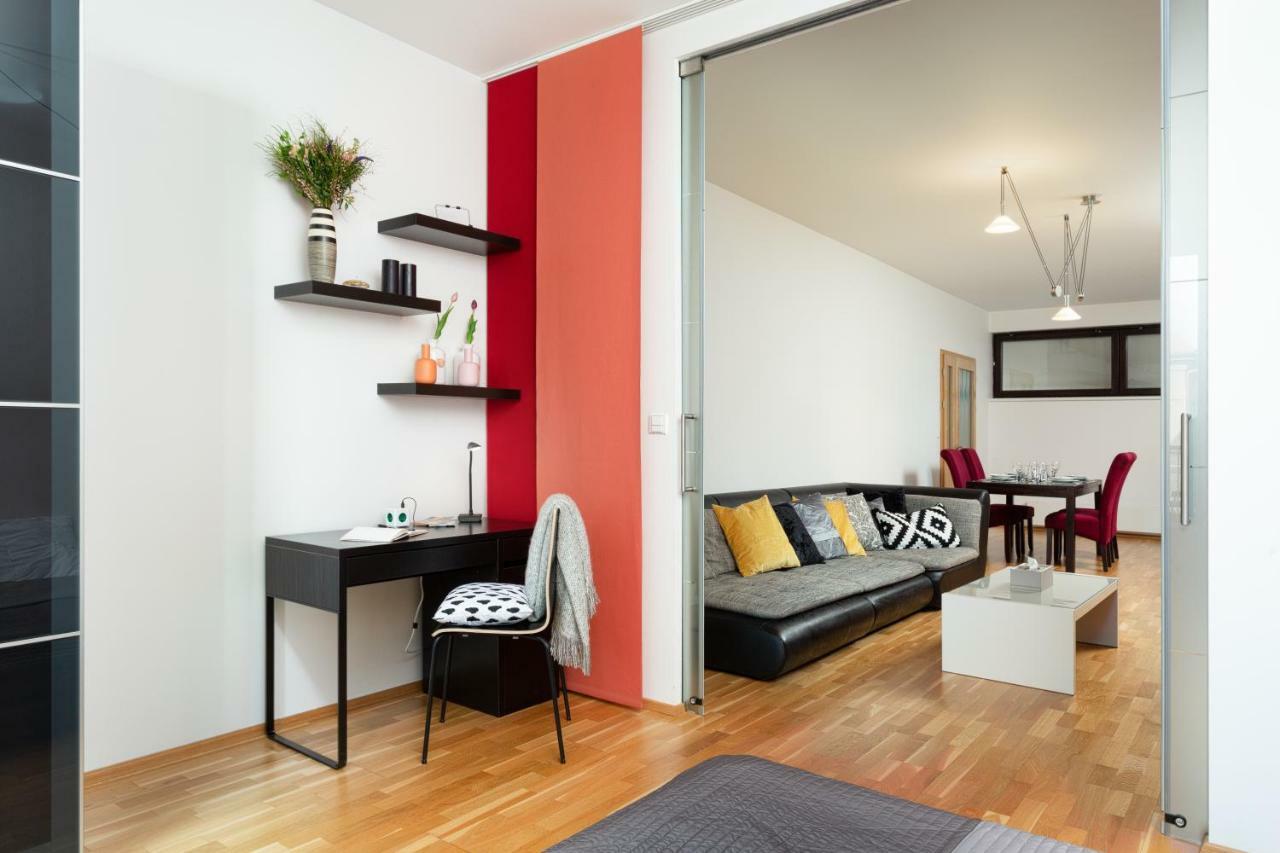 Prague Days - Family 2Bdr Apt - Garage Parking - Balcony Exterior foto